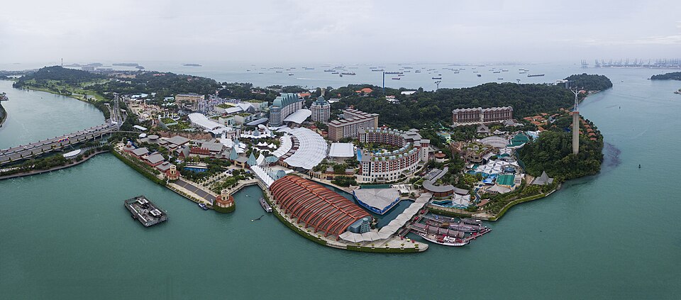 Pemandangan Sentosa Island dari skytrain.