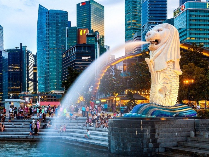Patung Merlion Park Singapore sebagai ikon wisata utama.